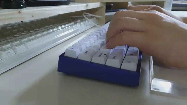 Varmilo VA68M Aluminum Custom Typing (Cherry MX Red)